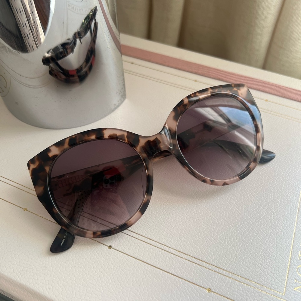 Toms Brown Tortoiseshell Sunglasses with Gradient Lenses